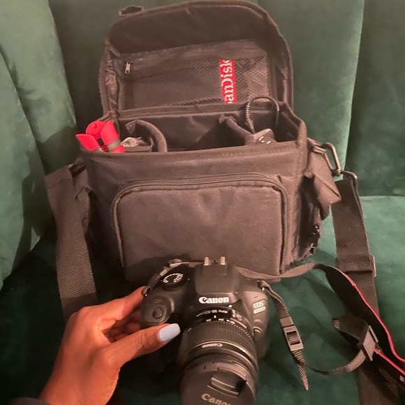 Canon EOS 4000D DSLR Camera w/bag and other pieces.